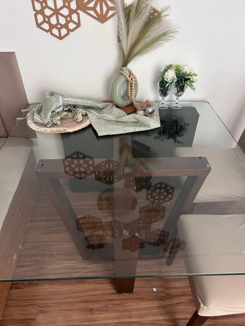 Mesa de jantar com Canto Alemão - elegante e funcional - Foto 4