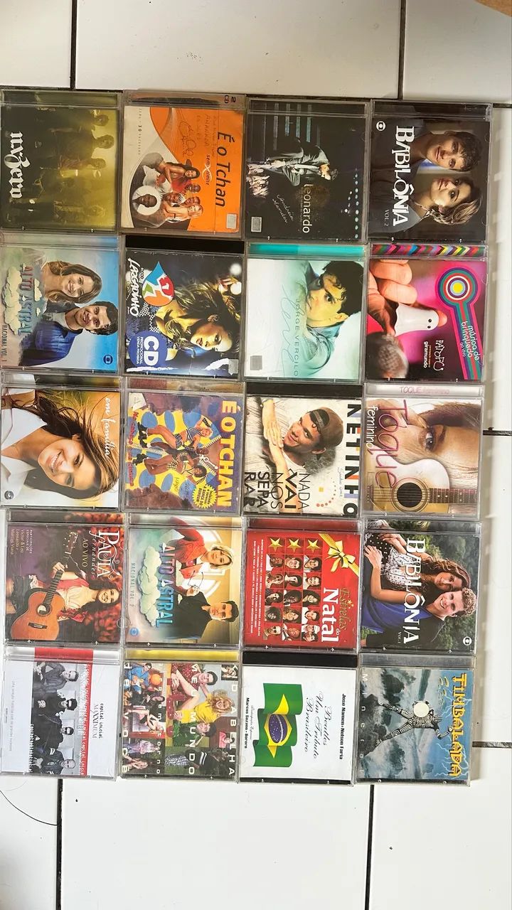CDS e DVDs 
