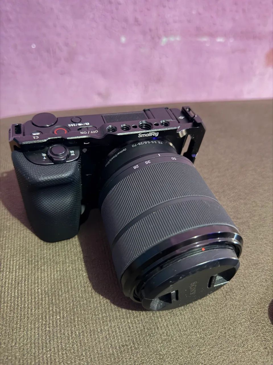 Camera Sony ZVE10 + Lente 28-70 + Cage  - Foto 2