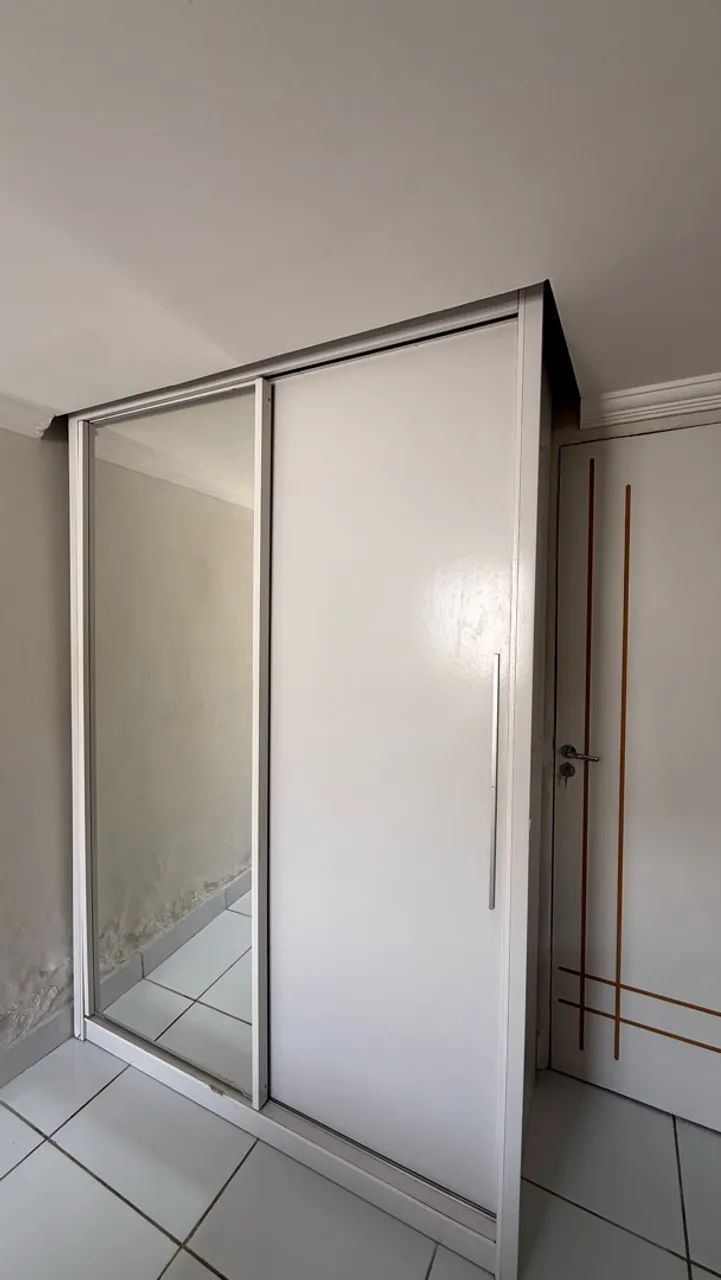 Guarda roupa com portas de correr