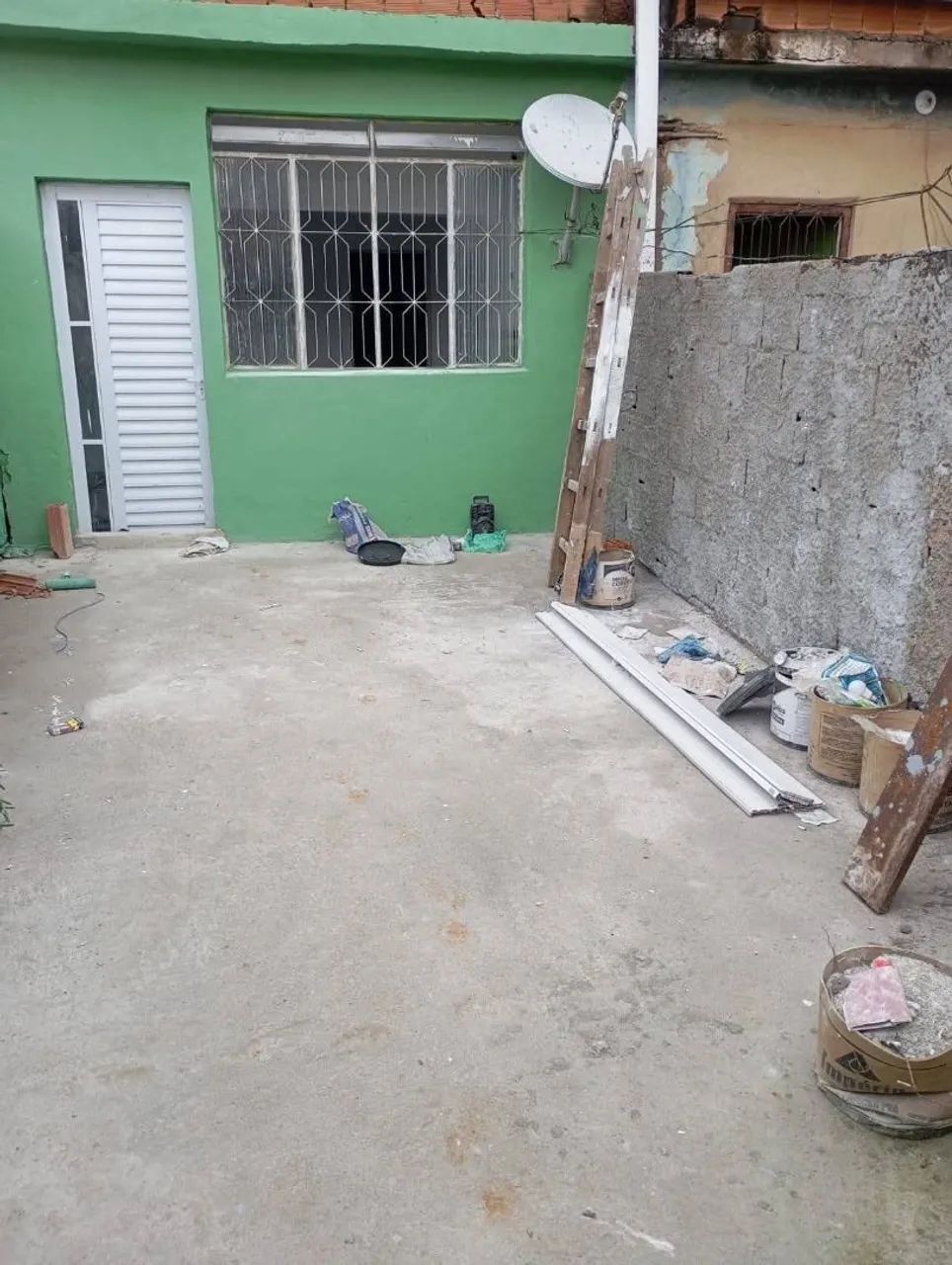 Alugo Casa 
