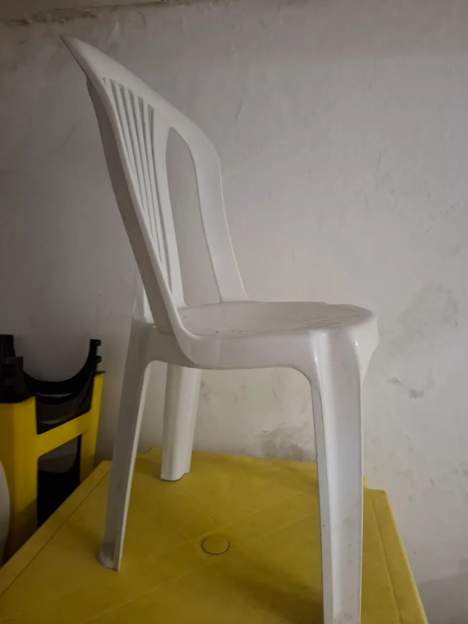 MESA E CADEIRAS PLÁSTICO BANCO - Foto 4