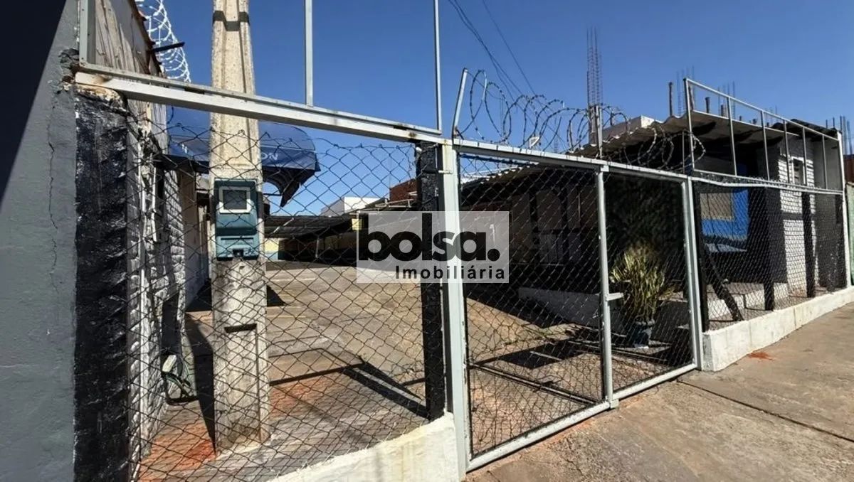 TERRENO BEM LOCALIZADO NO ALTOS DA CIDADE ! ! - Foto 3