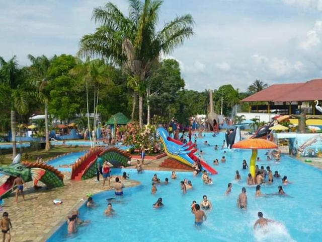 Parque aquático aabb