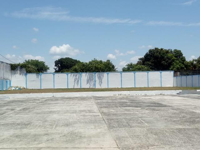 Área de 3.050 metros quadrados no centro de Dias D'Ávila - Foto 4