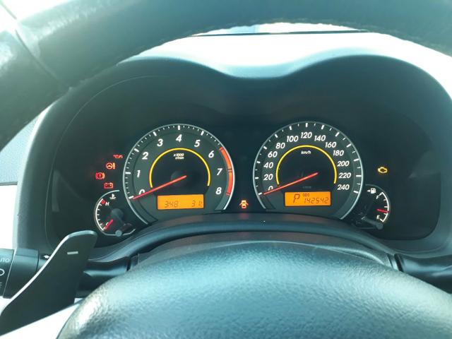 Vendo um ótimo Toyota Corolla xei 2012 - Foto 6