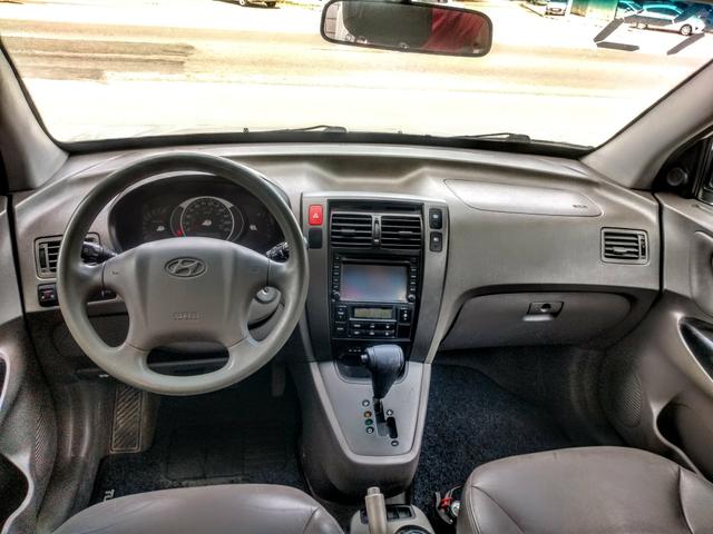 Vendo ou troco tucson automático com GNV banco de couro e multimídia - Foto 4