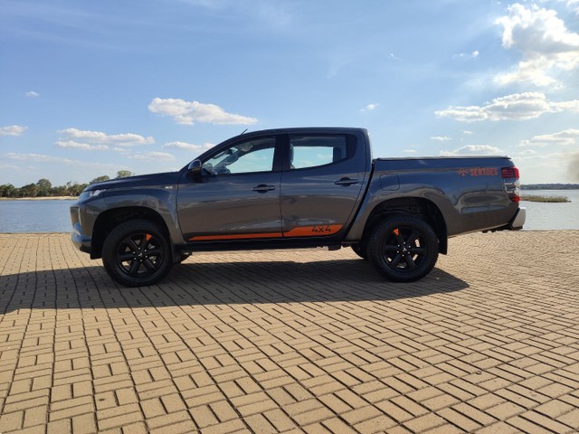 L200 TRITON SPORT SERTÕES 2.4 DIESEL 4X4 AUTOMÁTICA .