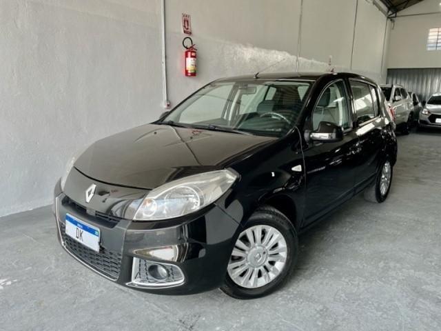 RENAULT SANDERO PRIVILÈGE HI-FLEX 1.6