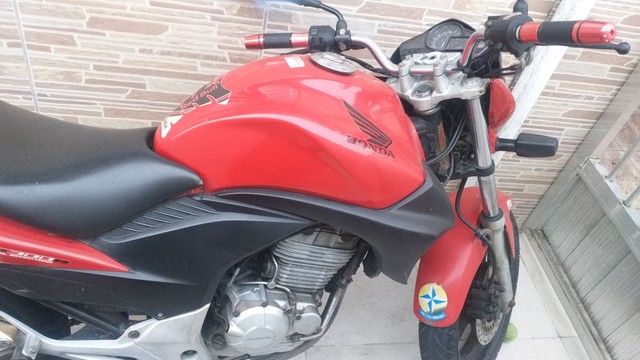 MOTO CB 300