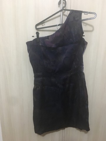 Vestido decote um ombro M
