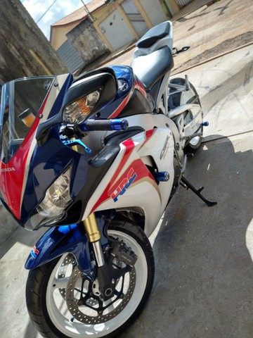 HONDA FIREBLADE 2011