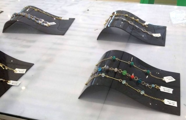 Expositor para pulseiras, cordões ou colares em acrílico - Foto 5