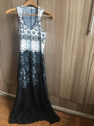 Vestido de festa longo com renda floral 