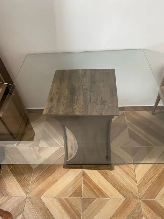 Mesa sem as cadeiras 