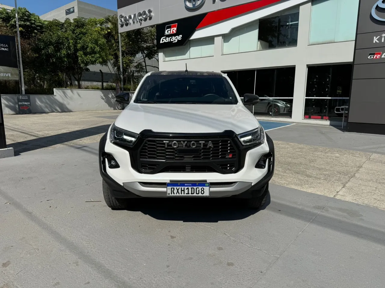 Apenas 5.900 km,IPVA 2025 pago !!!