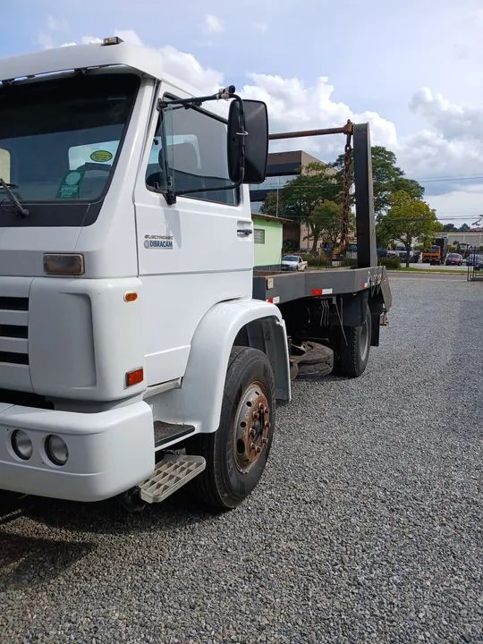 Caminhão poliguindaste - Foto 3