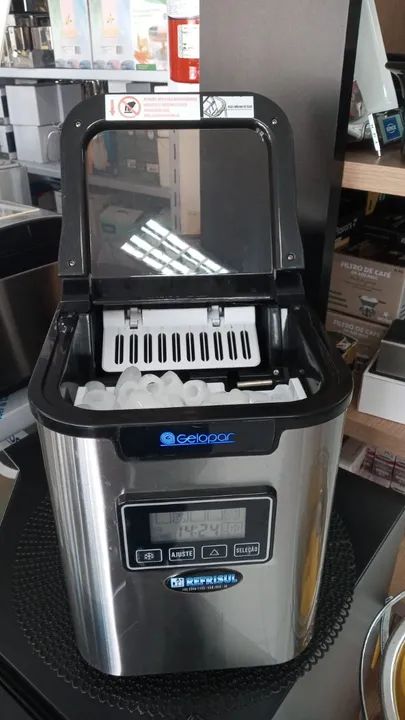 Máquina de Gelo com Display - Gelopar - Sadi Jr
