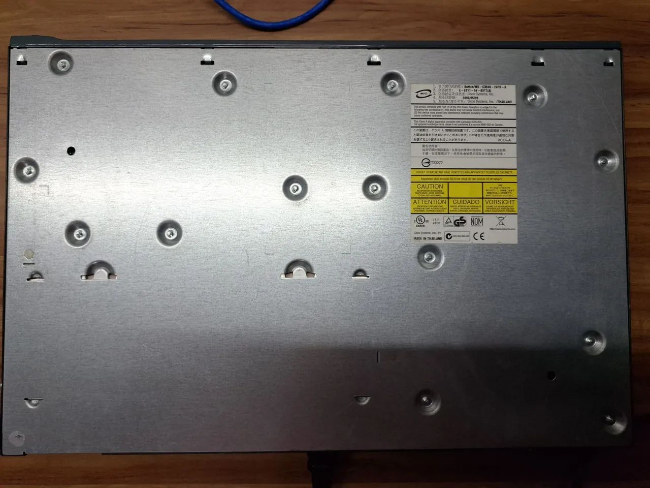 Switch de Rede Cisco Catalyst 3560 PoE 24 portas64842073776001122