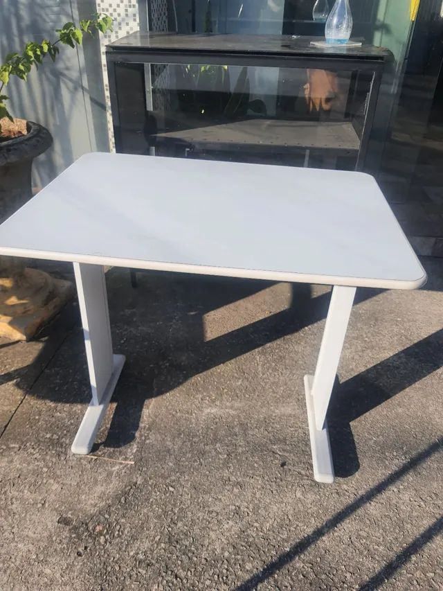 Mesa reta escrivaninha 80x60 - Usado - Foto 2