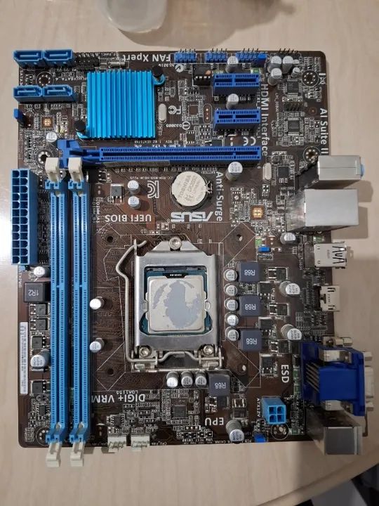Placa mãe com processador i5 funcionando perfeito. Só a placa de rede que deve ter queimad - Foto 3