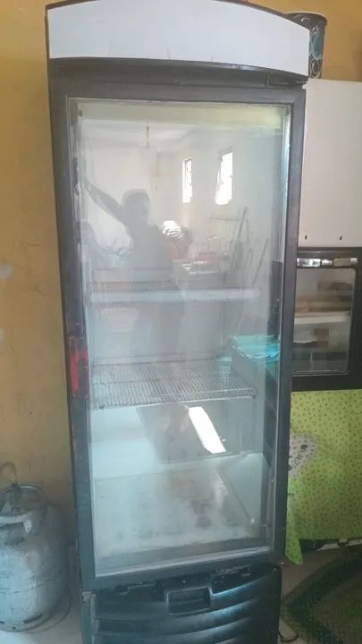 Vendo expositor da Coca-Cola 