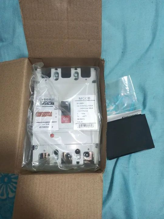 Disjuntor caixa moldada 3p 200A nova - Foto 2