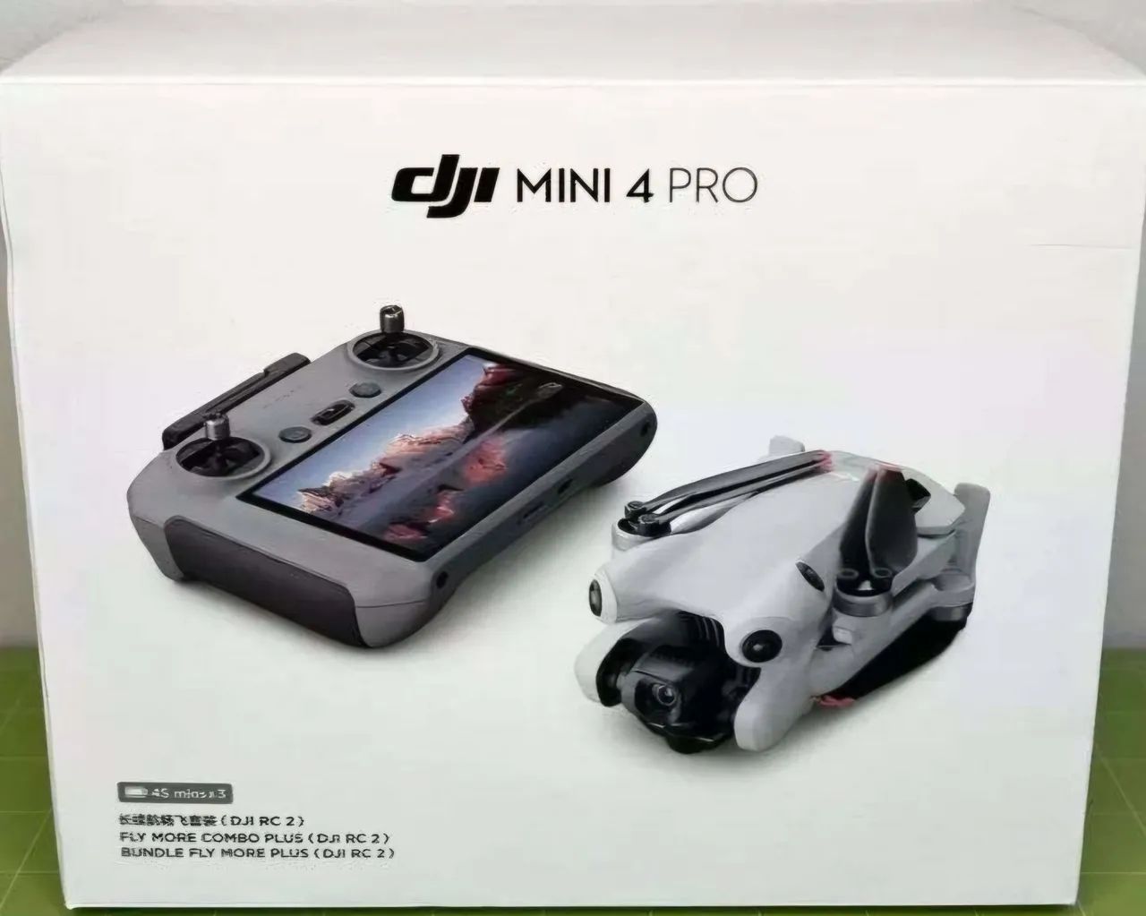 Drone DJI Mini 4 Pro Combo Fly More Plus, câmera 4K 3 Baterias Plus Controle(Com Tela)