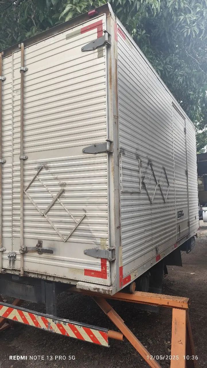  Baú Iveco Daily 35S14 - Excelente estado