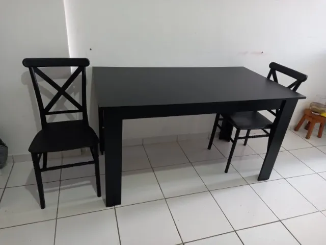 Mesa de jantar preta retangular com 2 cadeiras SEMINOVA