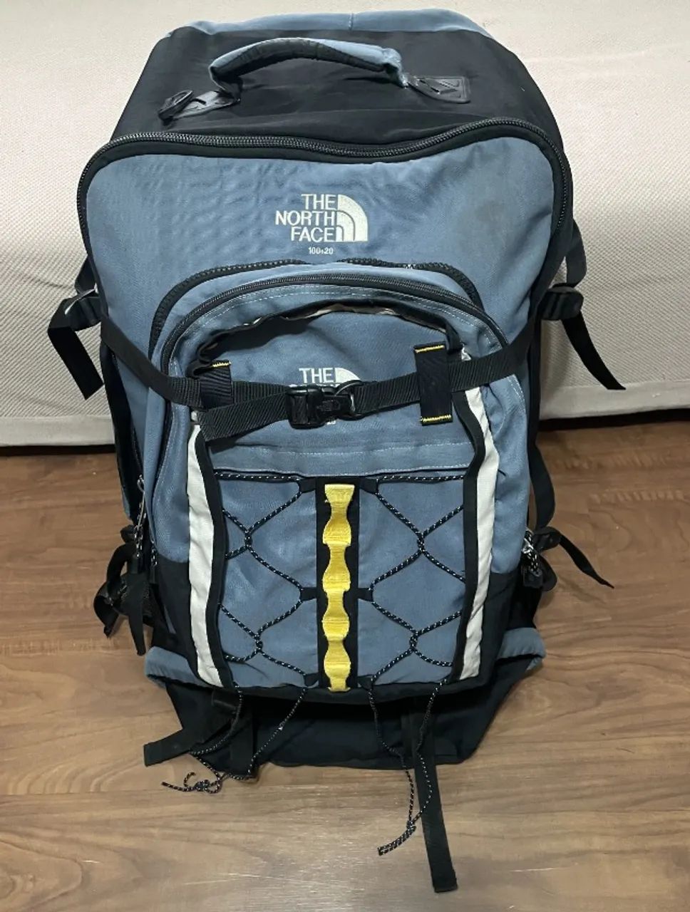 MOCHILA THE NORTH FACE KARGO 100 + 20 PRETO E AZUL