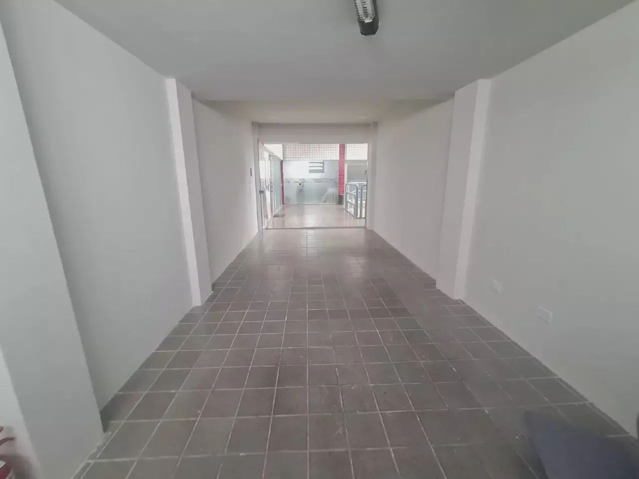 Candeias - Sala no 1° andar - C/ Mezanino - Wc Social - Vaga de Estacionamento - Foto 6