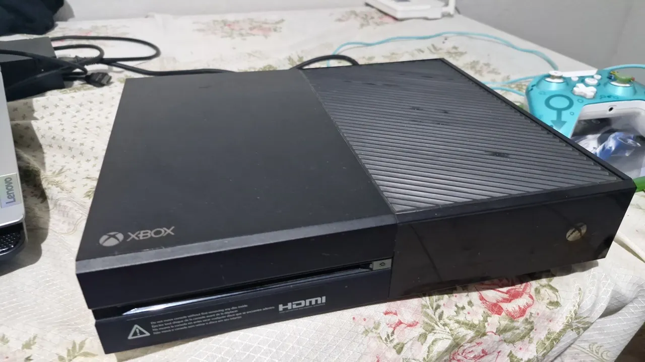 Xbox One + 3 jogos