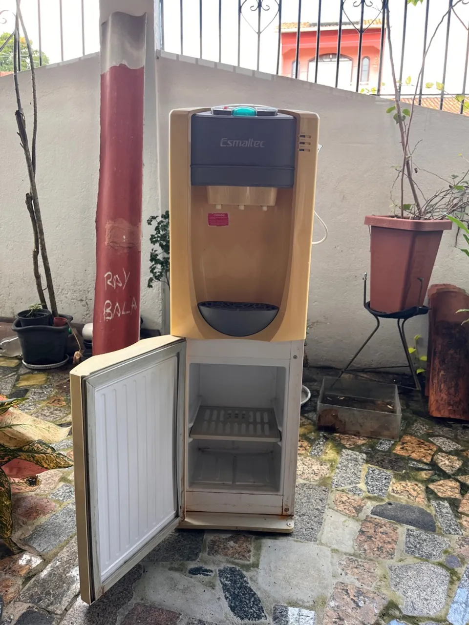 Purificador de Água Esmaltec com Frigobar