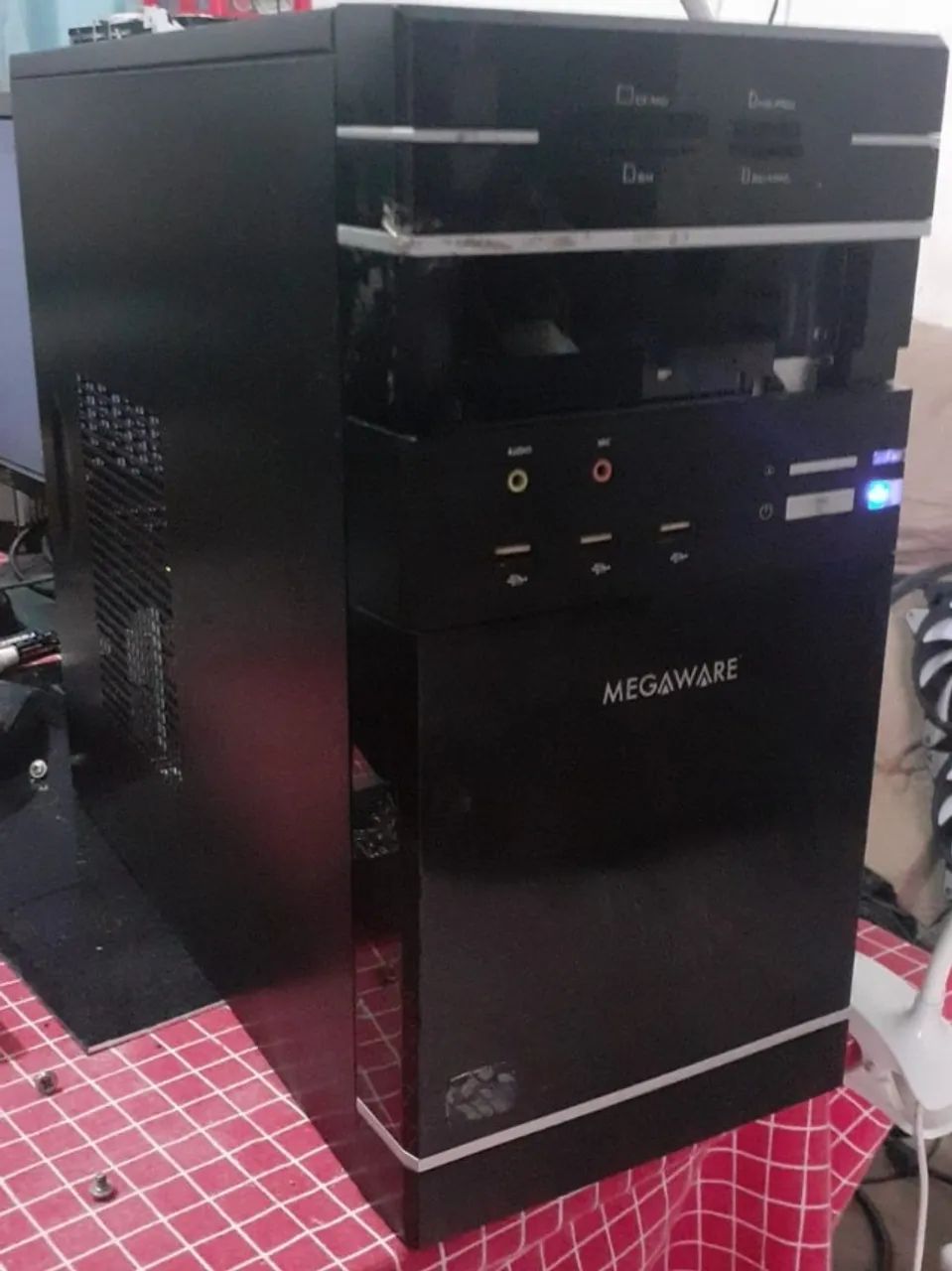 Gabinete de PC com 4Gb de memoria ram HD de 500Gb de armazanamento