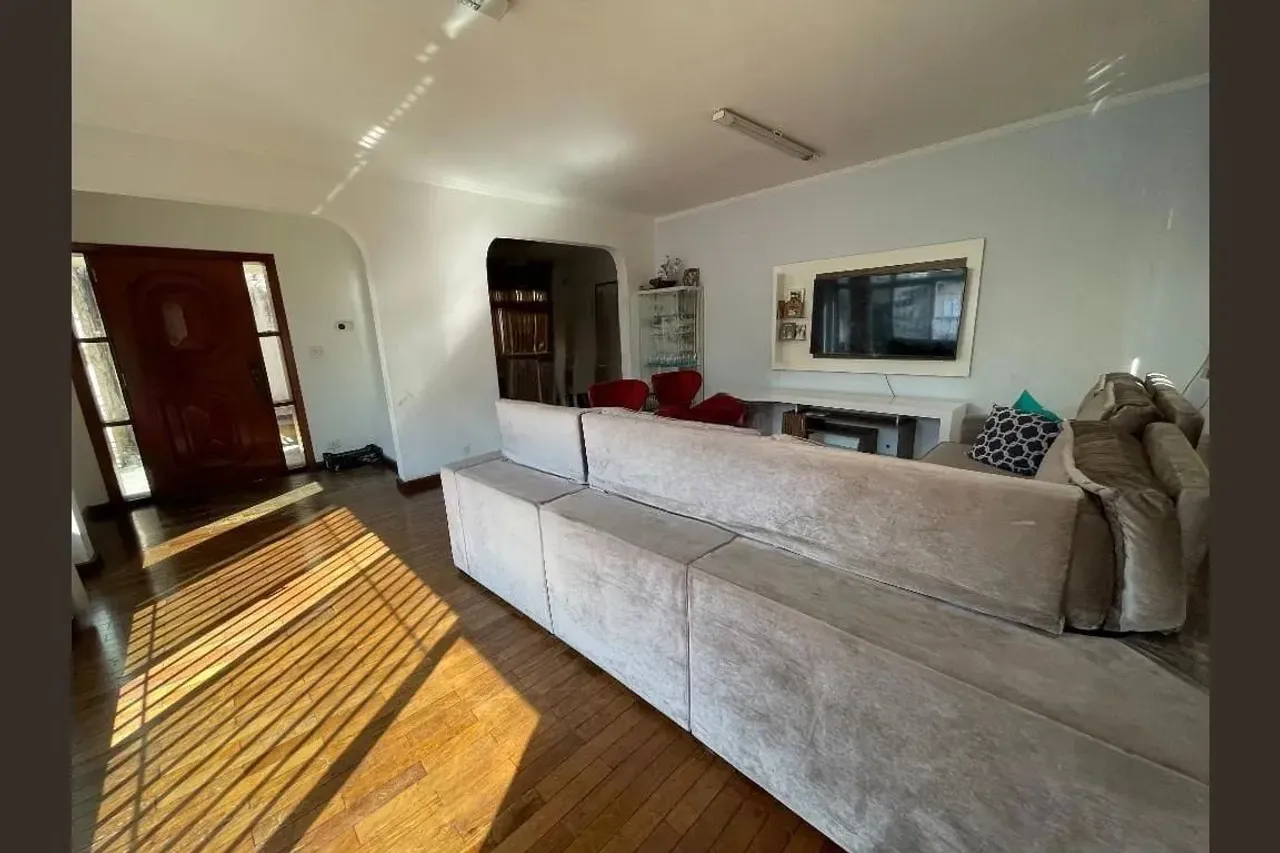 Casa à venda com 276m², 5 quartos e 4 vagas