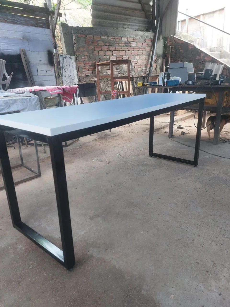 Mesa de escritório com design moderno - Foto 4