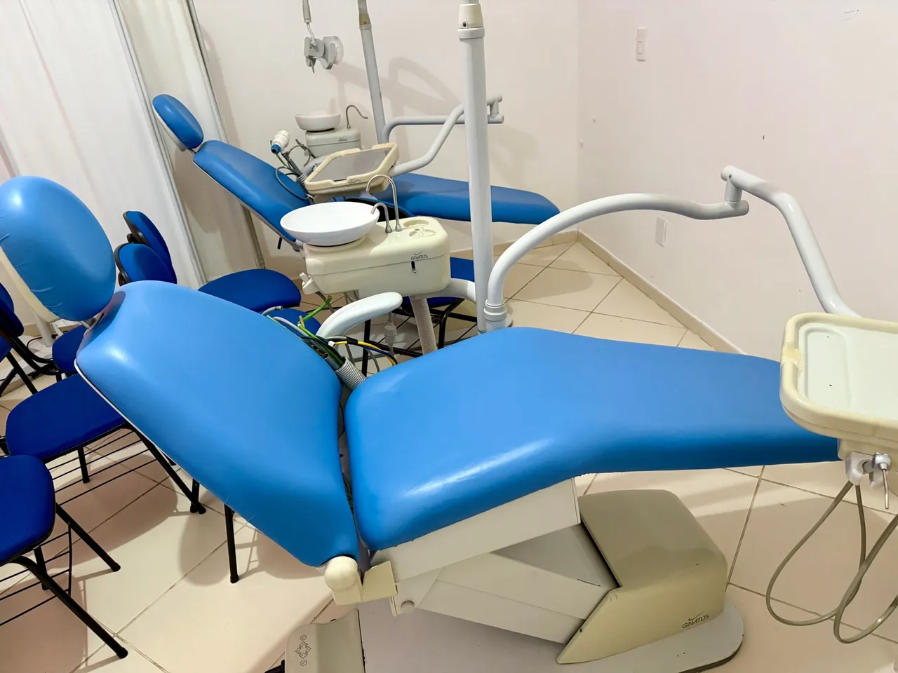 Cadeira Odontológica Azul - Conforto e Qualidade