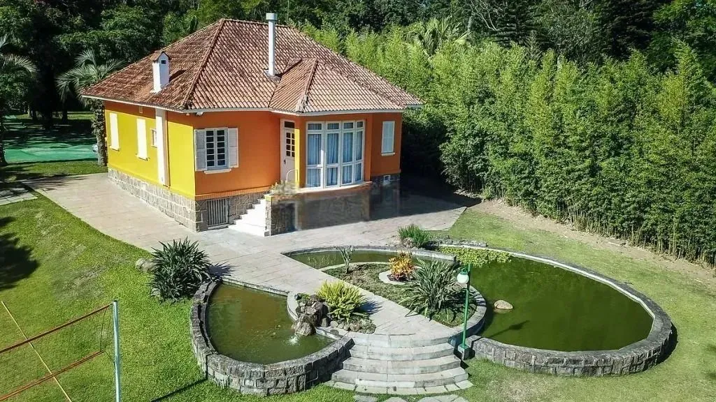 Casa no bairro Ponta Grossa com suíte presidencial