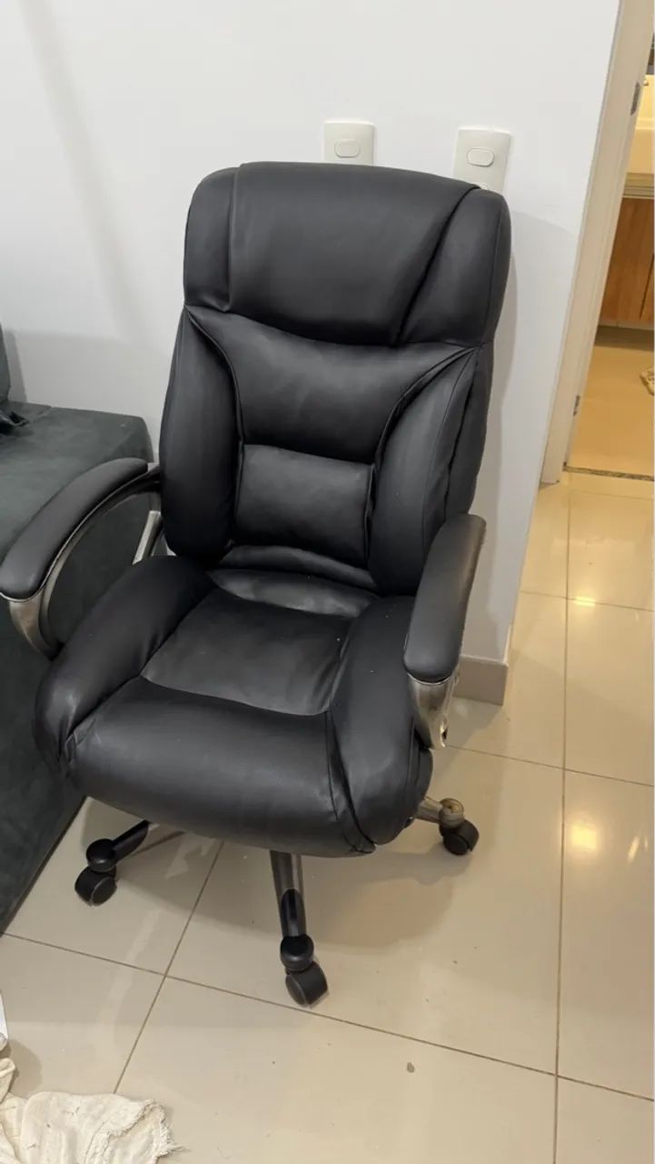 Vendo Cadeira de Escritório Executiva