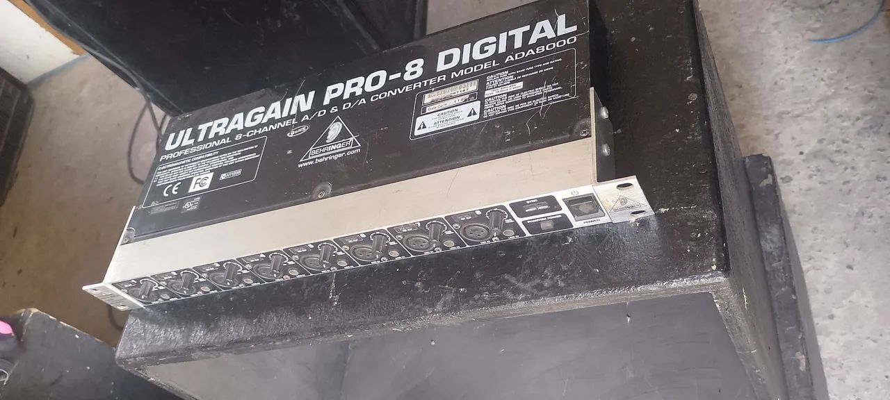 ADA conversor digital Behringer