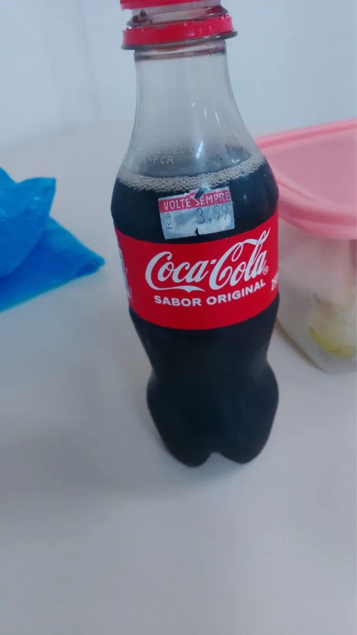 Vendo Coca-Cola com 239ML (O Resto meu amigo bebeu) Seminova