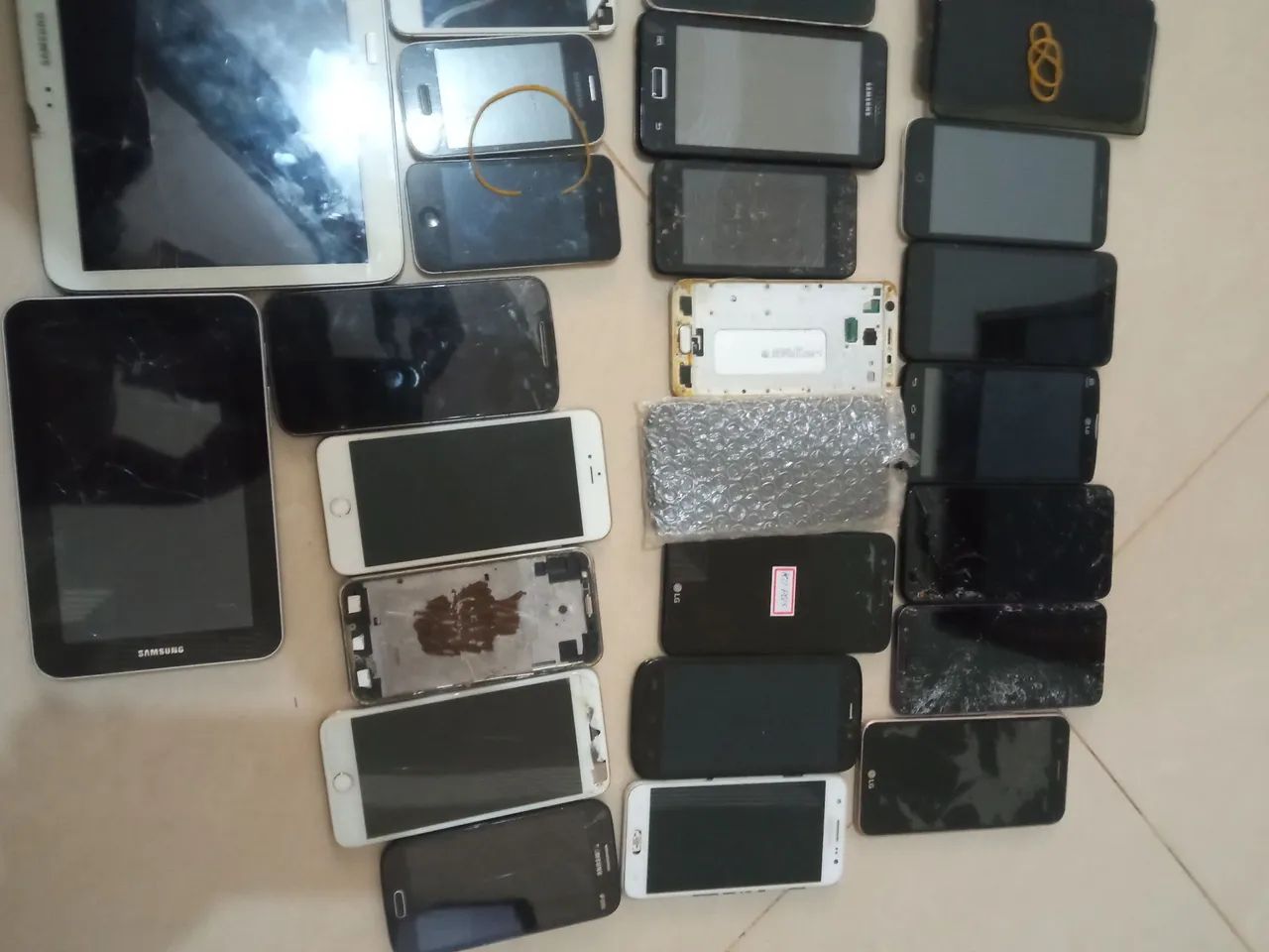 Peças de Celular - Diversas Marcas (25 carcaças de celulares) - Foto 3