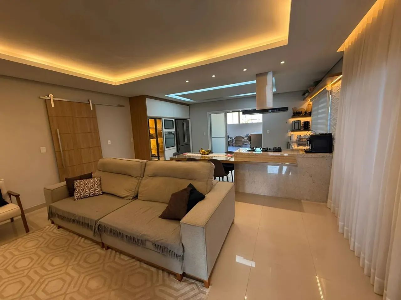 Casa térrea com 3 quartos sendo 1 suíte! Valor de Oportunidade! - Foto 2