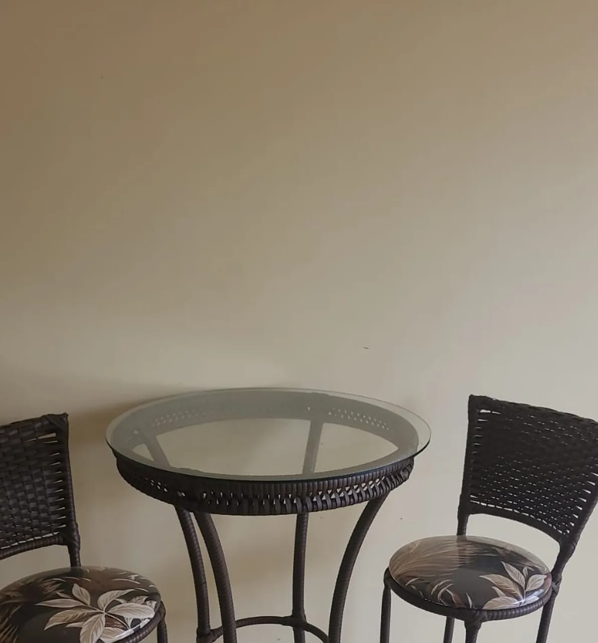 Conjunto de mesa com 2 cadeiras