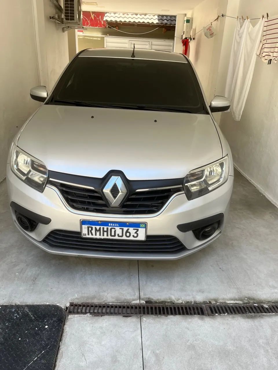 Logan  2020/ 2021 completo carro no Rio de Janeiro ideal para vocês  