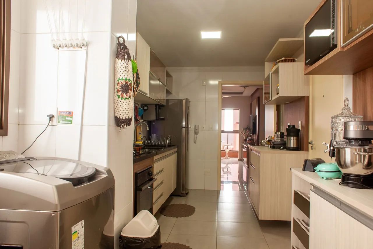 Apartamento com vista para o mar em prédio moderno - Foto 12