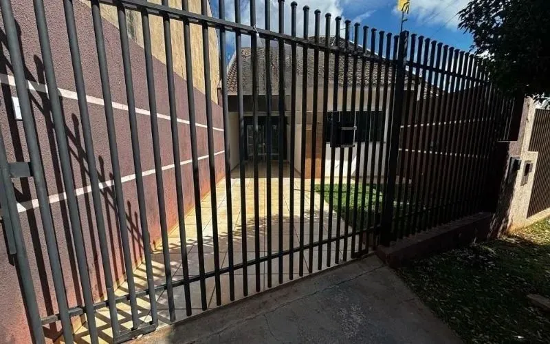 Belíssima casa para locação no Pq. Avenida em Maringá