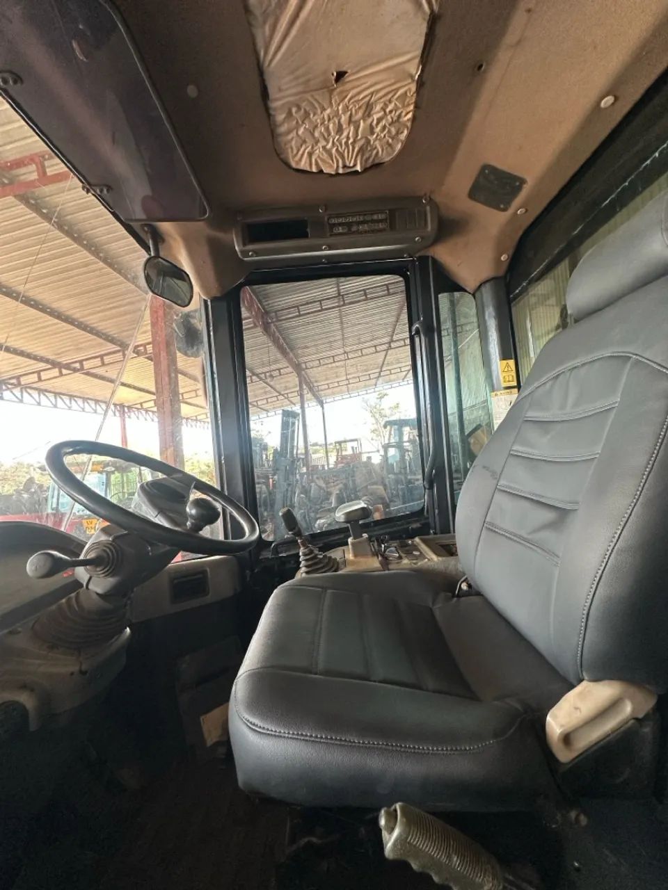 Pá Carregadeira Komatsu WA200 - Foto 4