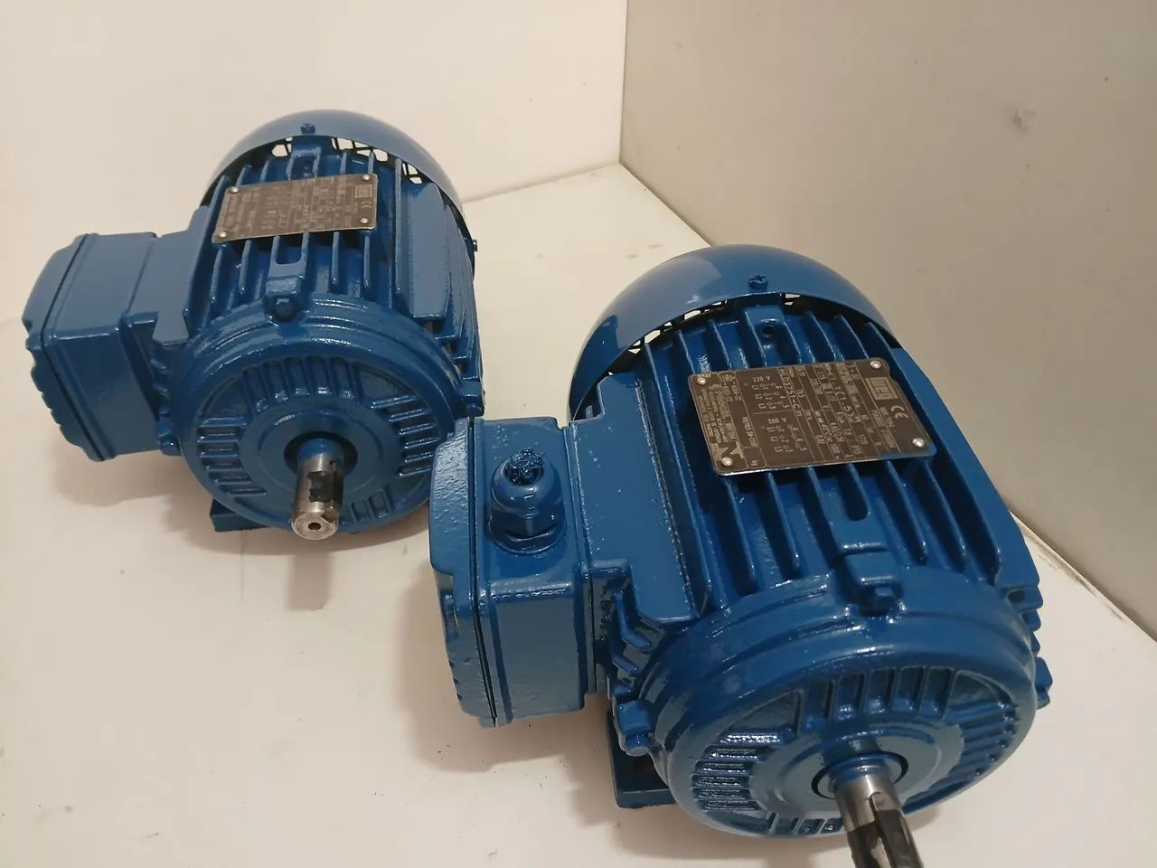 Motor elétrico weg Trifásico 1,5 cv 4 pólos - Foto 3